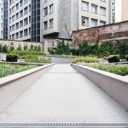 Appartamento Joivy Sunny 1-Bed Flat With Balcony Milano Esterno foto