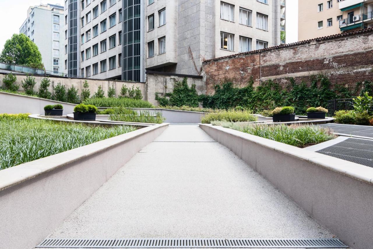 Appartamento Joivy Sunny 1-Bed Flat With Balcony Milano Esterno foto