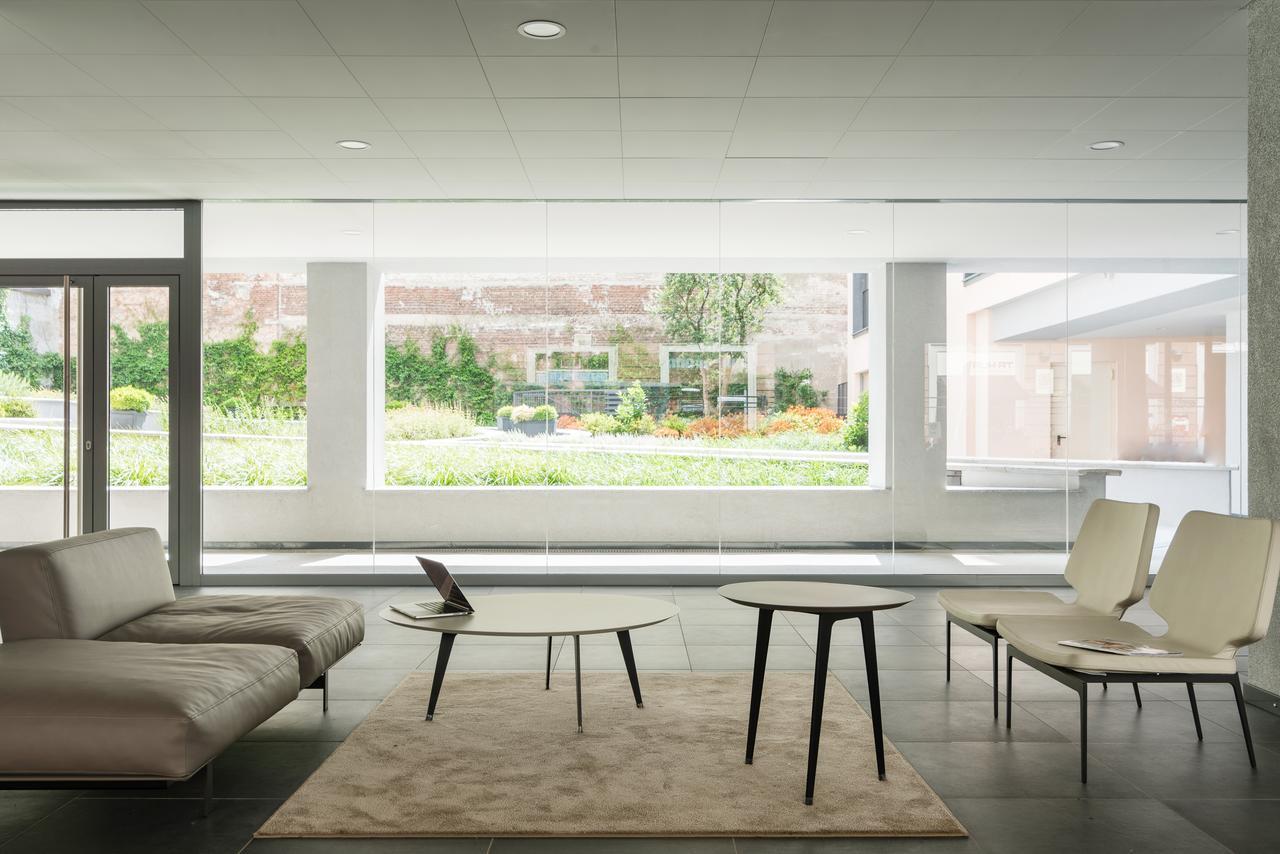 Appartamento Joivy Sunny 1-Bed Flat With Balcony Milano Esterno foto