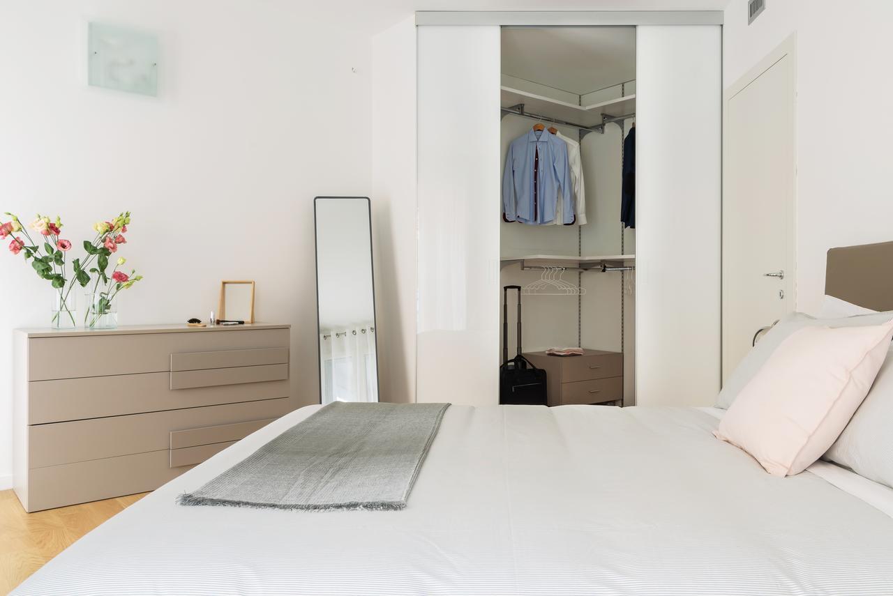 Appartamento Joivy Sunny 1-Bed Flat With Balcony Milano Esterno foto