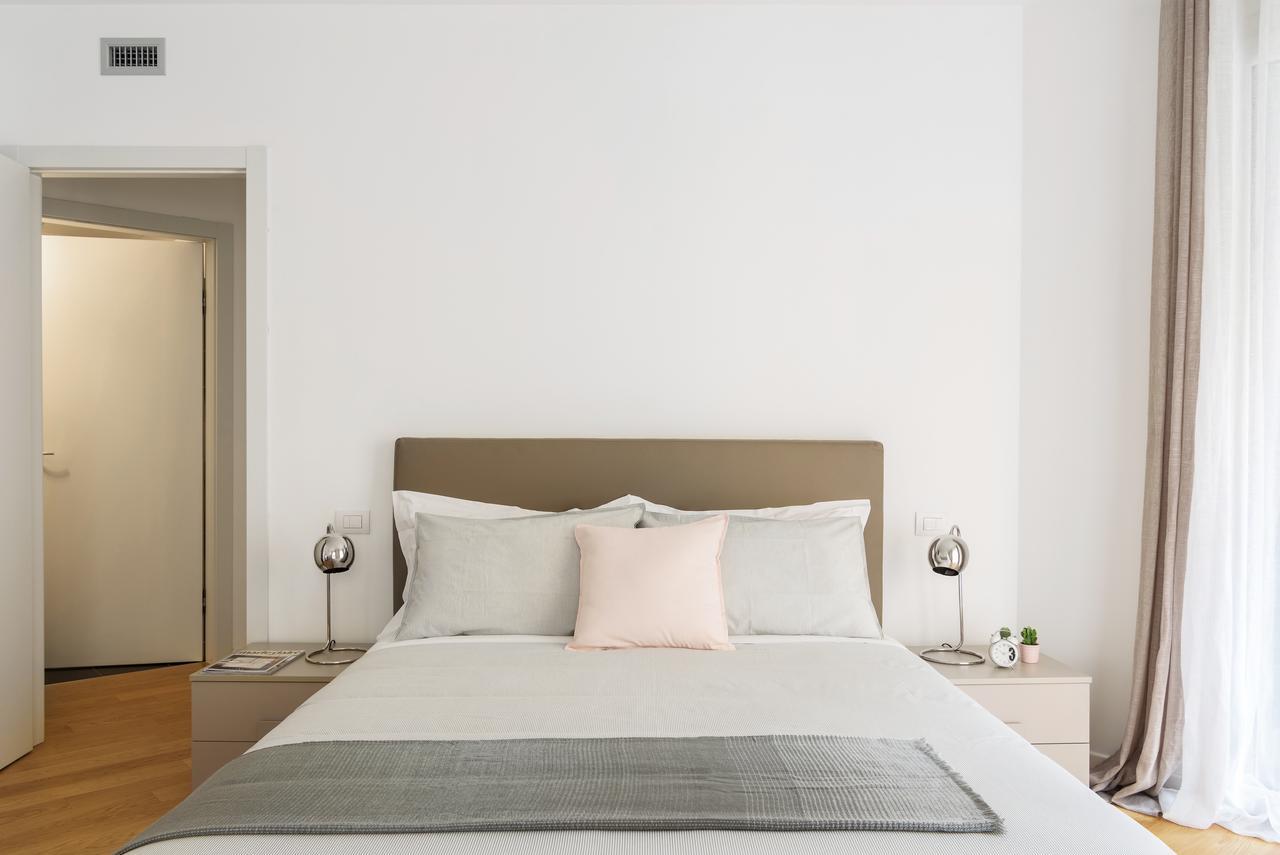 Appartamento Joivy Sunny 1-Bed Flat With Balcony Milano Esterno foto