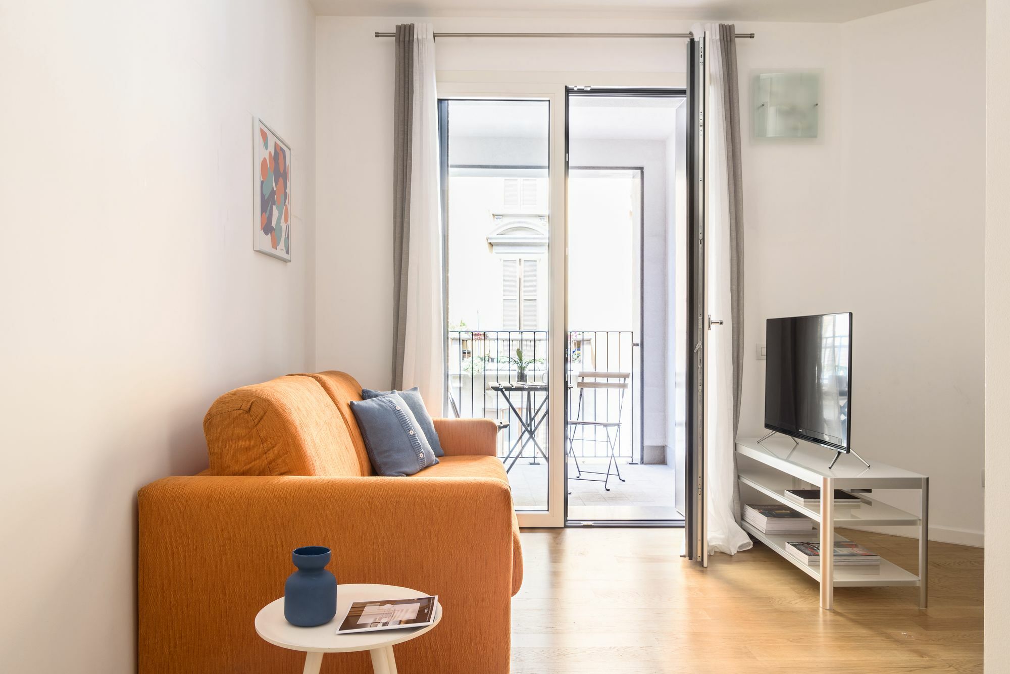 Appartamento Joivy Sunny 1-Bed Flat With Balcony Milano Esterno foto